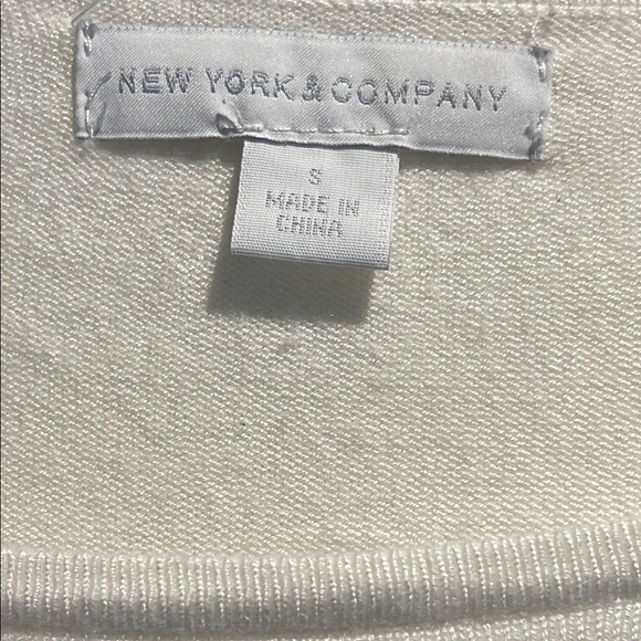 New York & Company | Women’s  Black and White Striped Half Sleeve Sweater Small - Picture 2 of 3